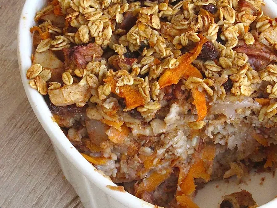 Baked Oats with Carrot and Pear