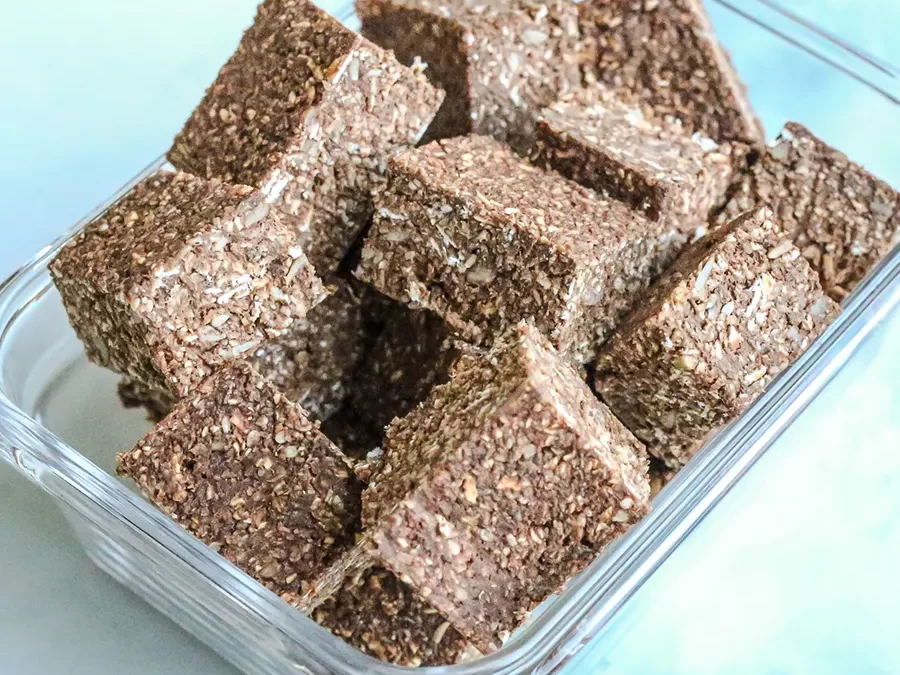 Nut free chocolate muesli bars – lunchbox friendly